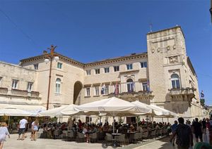 Grad Zadar napokon pokrenuo svoju Facebook stranicu i o tome u 2022. svečano obavijestio javnost