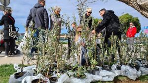 Čitanjem poezije i podjelom sadnica masline na Cvjetnicu obilježena 100. obljetnica rođenja Vesne Parun