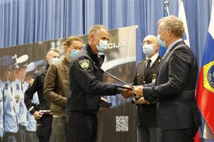 Slovenska policija dodijelila medalju za hrabrost i požrtvovnost policajcu iz Buja
