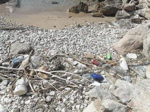 Organizirana akcija čišćenja dviju lastovskih uvala