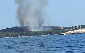 VIDEO Zaustavljeno širenje požara na Paklenjacima