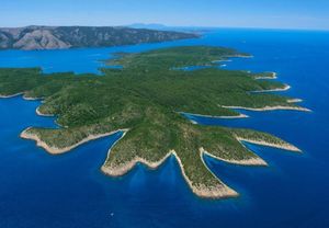 Morski prsti otoka Hvara dobili potporu od gotovo milijun kuna