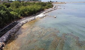 ZBOGOM OKUPACIJI POMORSKOG DOBRA Građanima konačno omogućen slobodan pristup moru na cijelom području Umaga