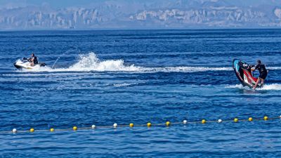 VIDEO Ovo se strogo kažnjava! Pogledajte kako jet skijevima neometano divljaju tik uz plažu u Malinskoj
