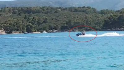 DIVLJANJE NA MORU KOD HVARA: Otac posjeo dijete za volan jet-skija, mještani ogorčeni: "Zamalo su ženi skinuli glavu!"