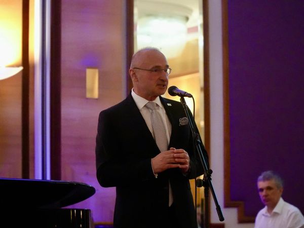 Ne cvjeta samo more, "cvjeta" i ministar Radman: "Prije 35 godina u ratu, a danas u središtu globalnih odluka"