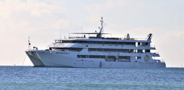 Mini-kruzer se nasukao kod rajskog otoka koji vežemo uz filmski hit!