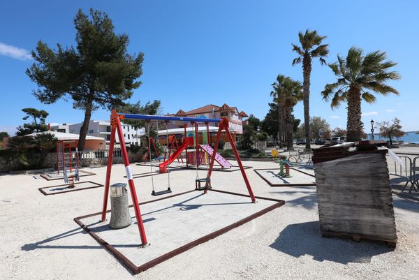 Potpuna obnova školskog i košarkaškog igrališta na Viru