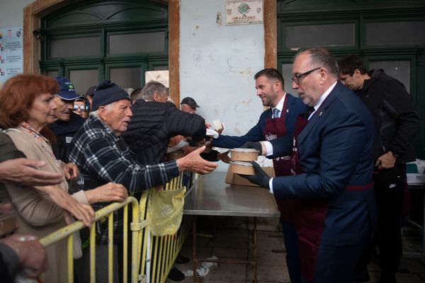 Janjetina s bižima izazvala kaos u Splitu: "Tko će prvi do pijata"