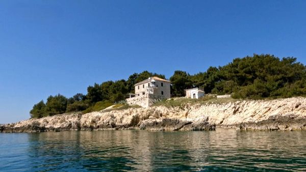 Svjetionik pun uspomena - Priča o životu, legendama i moru