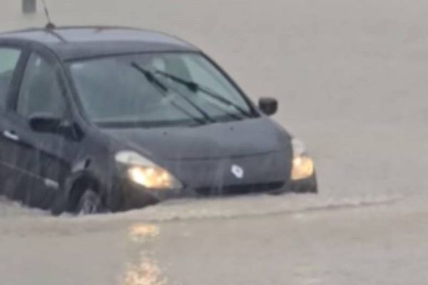 Kiša uzrokovala kaos i na splitskom području: "Policija izdala posebno priopćenje"