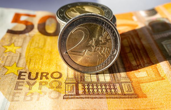 Tip u Rogoznici vlasnicu restorana udario šakom u glavu: "Dobio 250 eura kazne"
