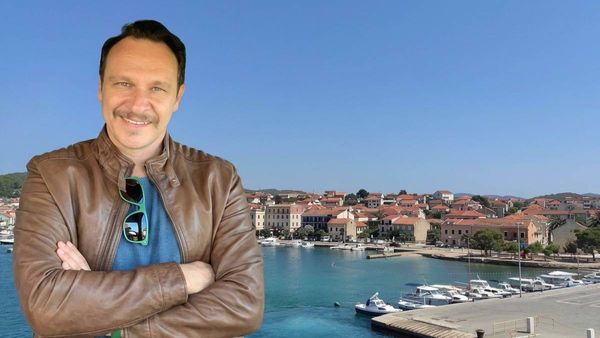 ZAUSTAVLJENI RADOVI NA KORČULI Enis Bešlagić gradio bez dozvole, reagirala komunalna inspekcija
