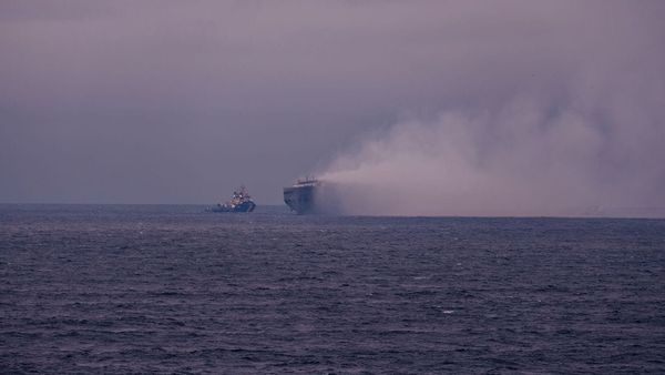 Potopljen tanker 13 nautičkih milja od obale Rumunjske: "Jedan pomorac mrtav, troje nestalo"