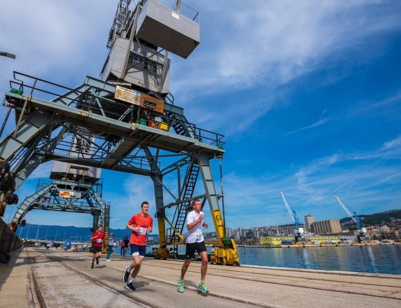 Trčanje uz more u centru grada: Pridružite se tisućama na riječkom Molo longu!