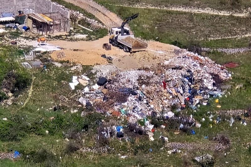 DETALJI EKO-KRIMINALA NA CETINI Uništili preko 46.000 kvadrata prirode, ispod zemlje skrivali azbest i tone smeća!