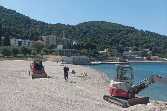 Bageri na jednoj od najpoznatijih dubrovačkih plaža: "Ni ovo ljeto nema koncesionara"