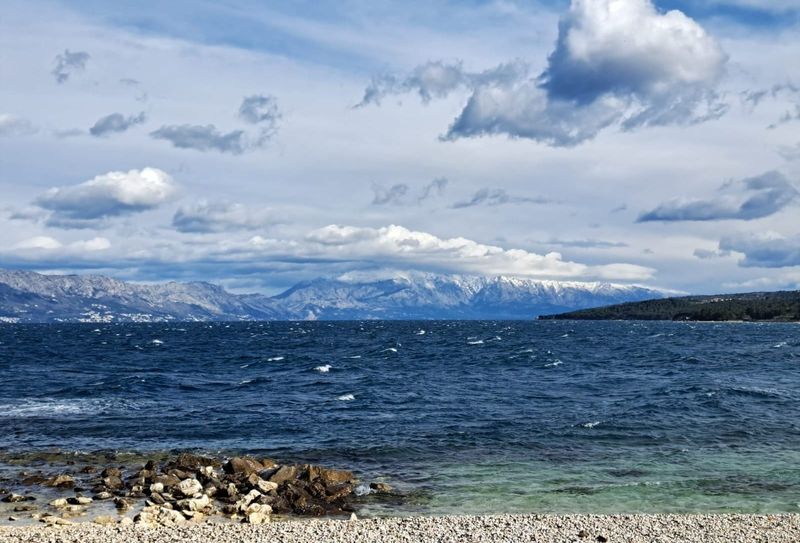 DHMZ UPALIO ALARME ZA VEĆI DIO HRVATSKE: Stižu grmljavinska nevremena i olujni udari vjetra, a na Jadranu jaka bura!