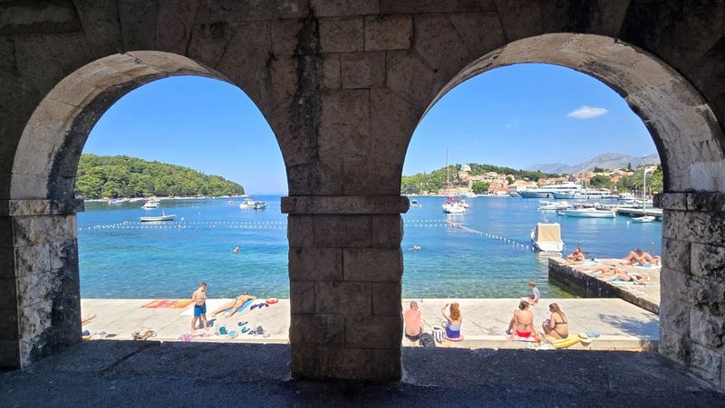 POTRAŽITE HLAD Pred nama su tropske noći na obali i sunčani dani uz mogućnost lokalnih pljuskova