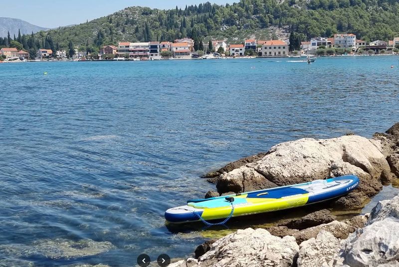 Četveročlana obitelj evakuirana sa nepristupačnog dijela obale nakon potonuća brodice kod Blaca
