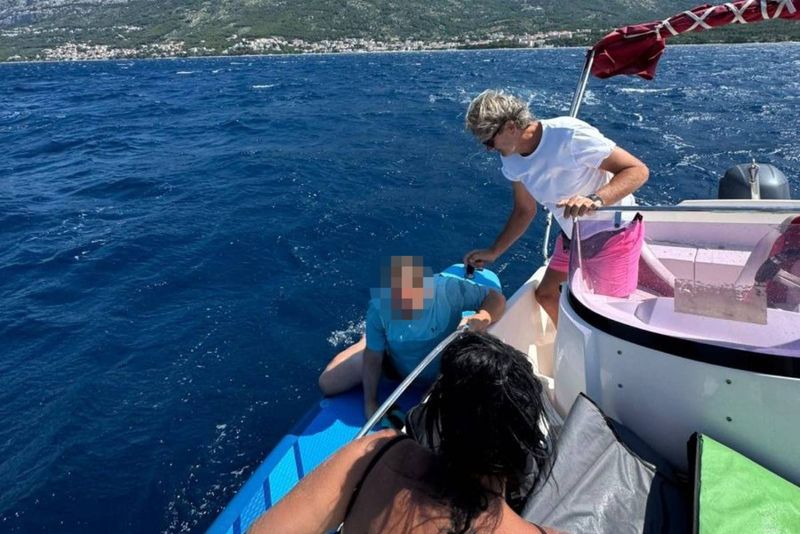 „Bili su nasmrt prestrašeni”: Detalji dramatičnog spašavanja kod Baške Vode, bura ih divlje nosila na pučinu