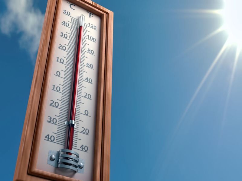 STIŽE VRHUNAC TOPLINSKOG VALA: Sunčano i vruće diljem zemlje, upaljeni alarmi za Dalmaciju i jug