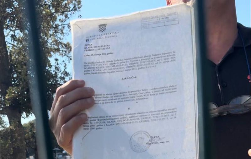 „Plati 5 eura ili nema kupanja!” Poznati zadarski aktivist zaustavljen na ulazu u plažu u Petrčanima, pa zatražio hitne odgovore institucija!