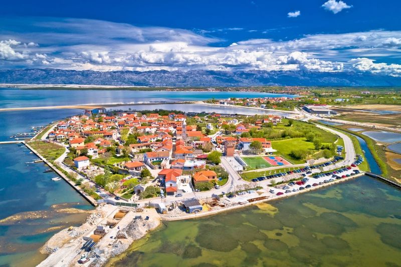Barem djelomice sunčano do kraja dana, u drugom dijelu noći stiže kiša i jaka bura