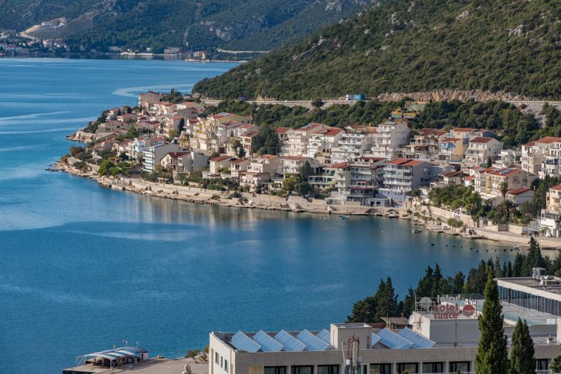 Bosanci i Hercegovci u akciji: "Kamioni ilegalno istresli otpad iz Hrvatske u Neum?"