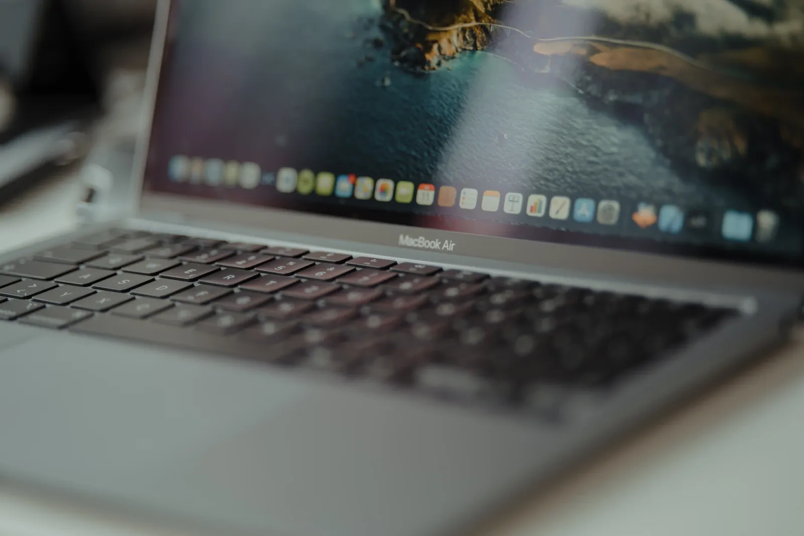 Closeup de um MacBook Air