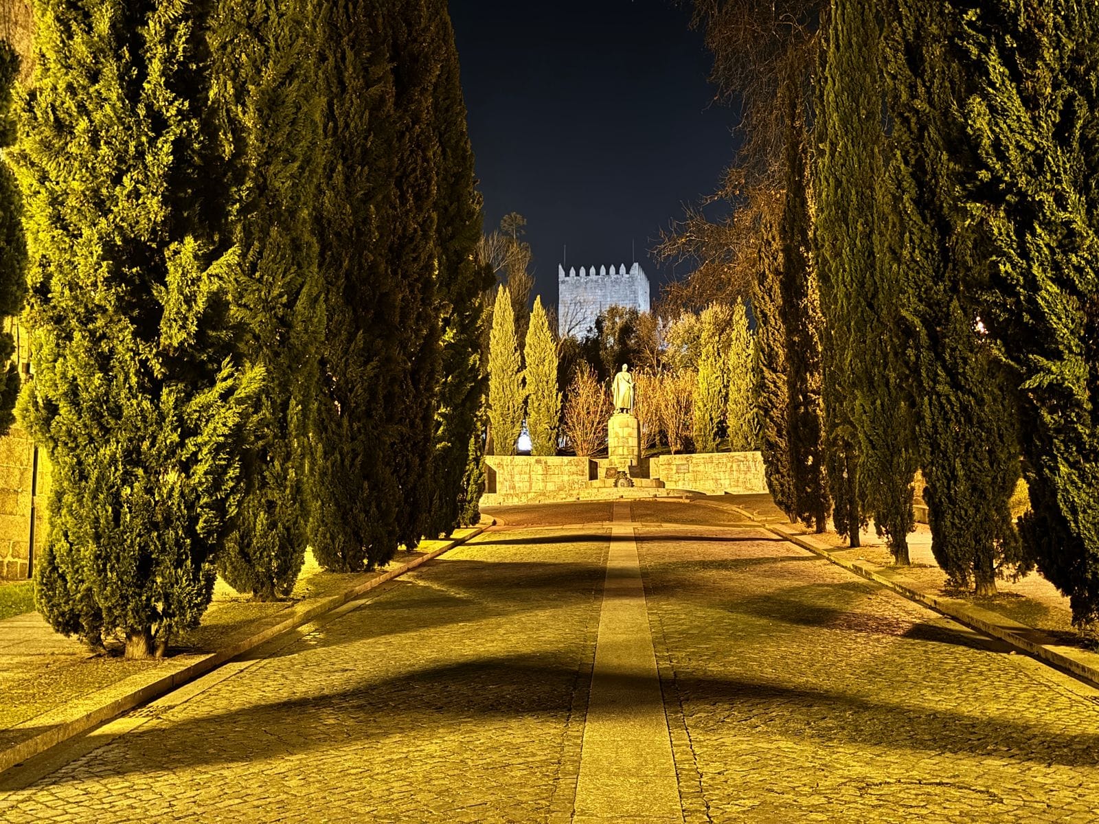 Modo noite com a câmara grande angular do iPhone 15 Pro Max a 2x 