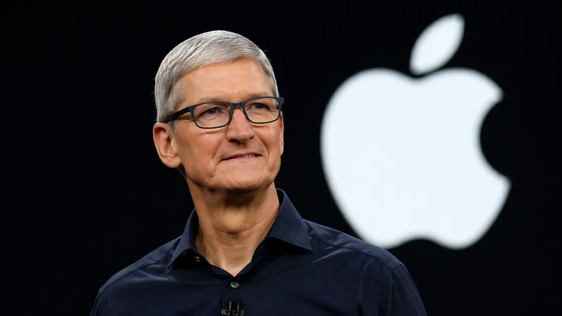 Tim Cook é homenageado nas redes sociais por várias personalidades