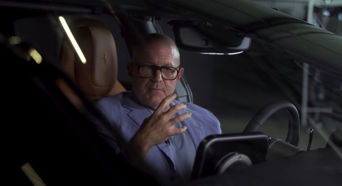 Parece o Apple Car, mas é o novo Ferrari desenhado por Jony Ive
