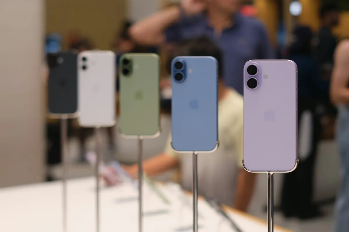 iPhone 17 mantém a Apple no topo do mercado global de smartphones