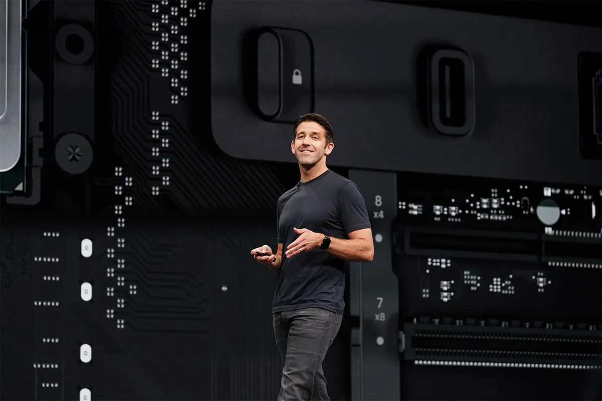 John Ternus quer recuperar uma das maiores heranças de Steve Jobs