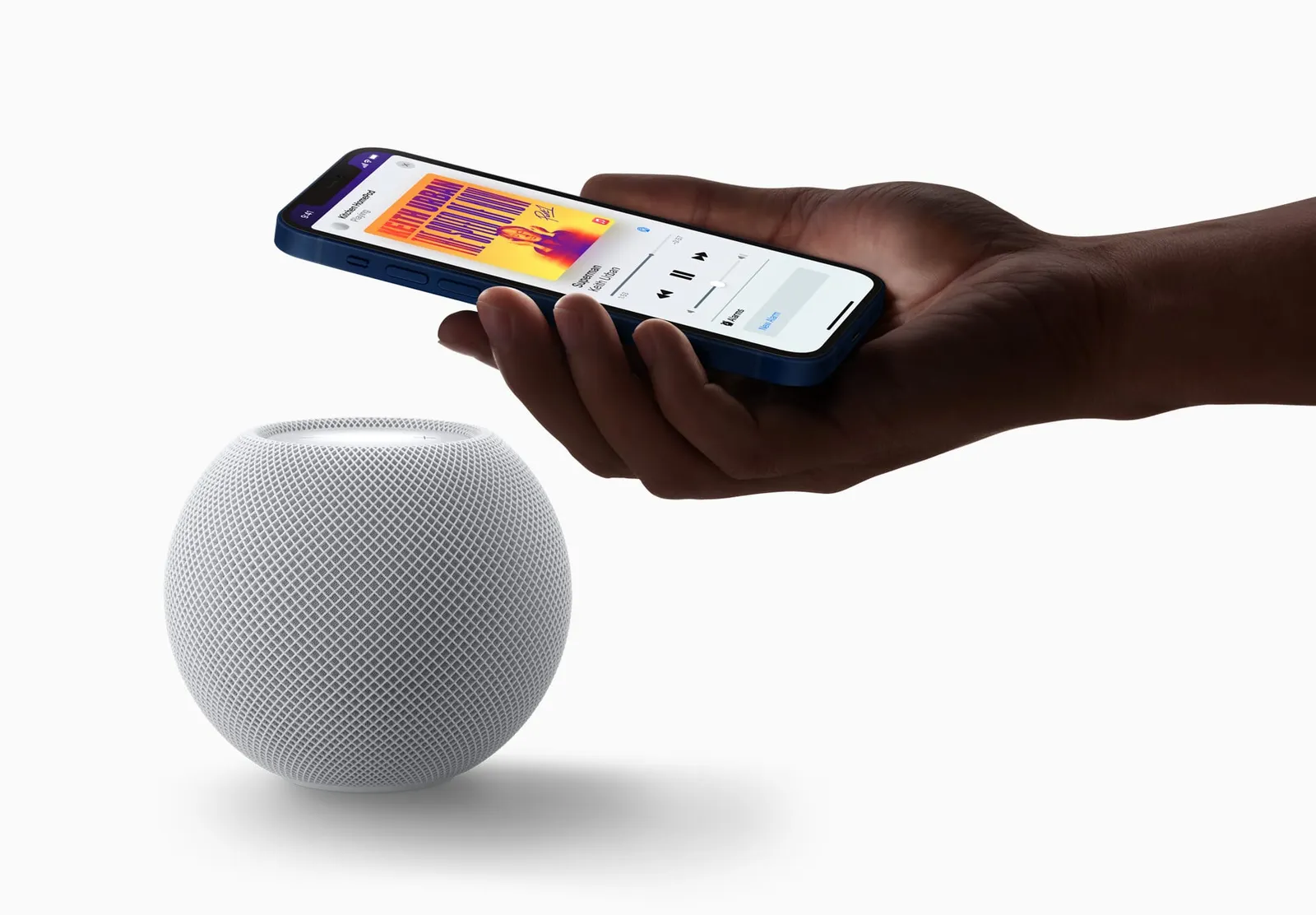 Apple lança novo HomePod mais pequeno e mais barato