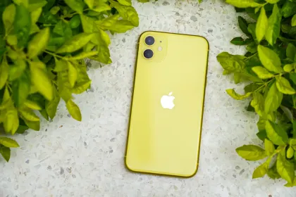 Encontrei um iPhone perdido. O que devo fazer?