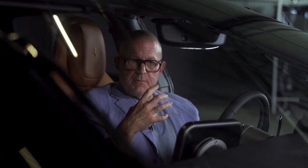 Parece o Apple Car, mas é o novo Ferrari desenhado por Jony Ive