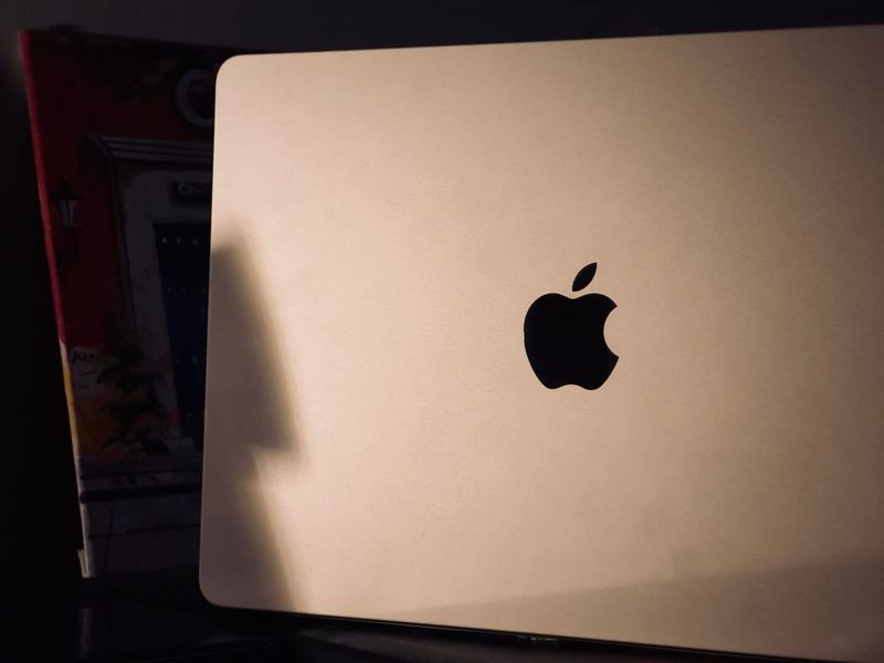 Novos MacBook Pro de topo poderão chegar já a 28 de janeiro