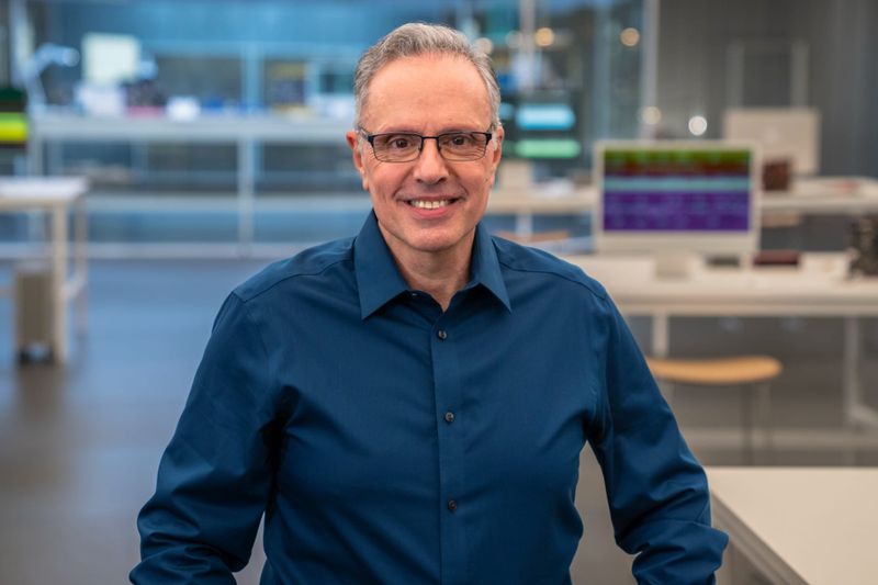 Apple promove Johny Srouji e dá-lhe controlo total do hardware
