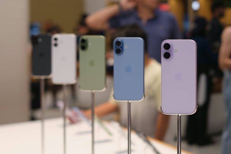 iPhone 17 mantém a Apple no topo do mercado global de smartphones