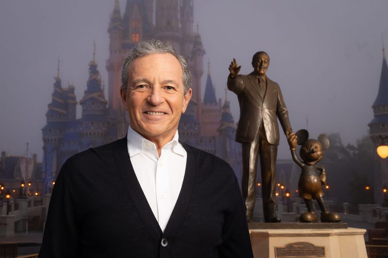 Antigo CEO da Disney admite ter tido conversas para fusão com a Apple