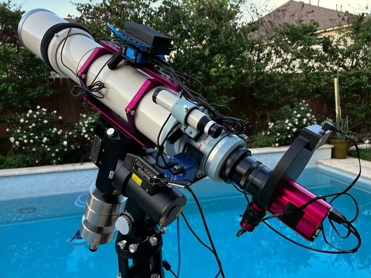  My remote system in the back yard, cautiously close to the pool. 