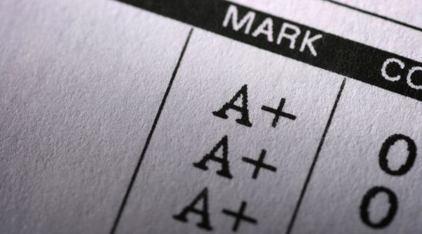 RogerHub Shortcut on Routinehub: how to calculate your GPA easily on iPhone