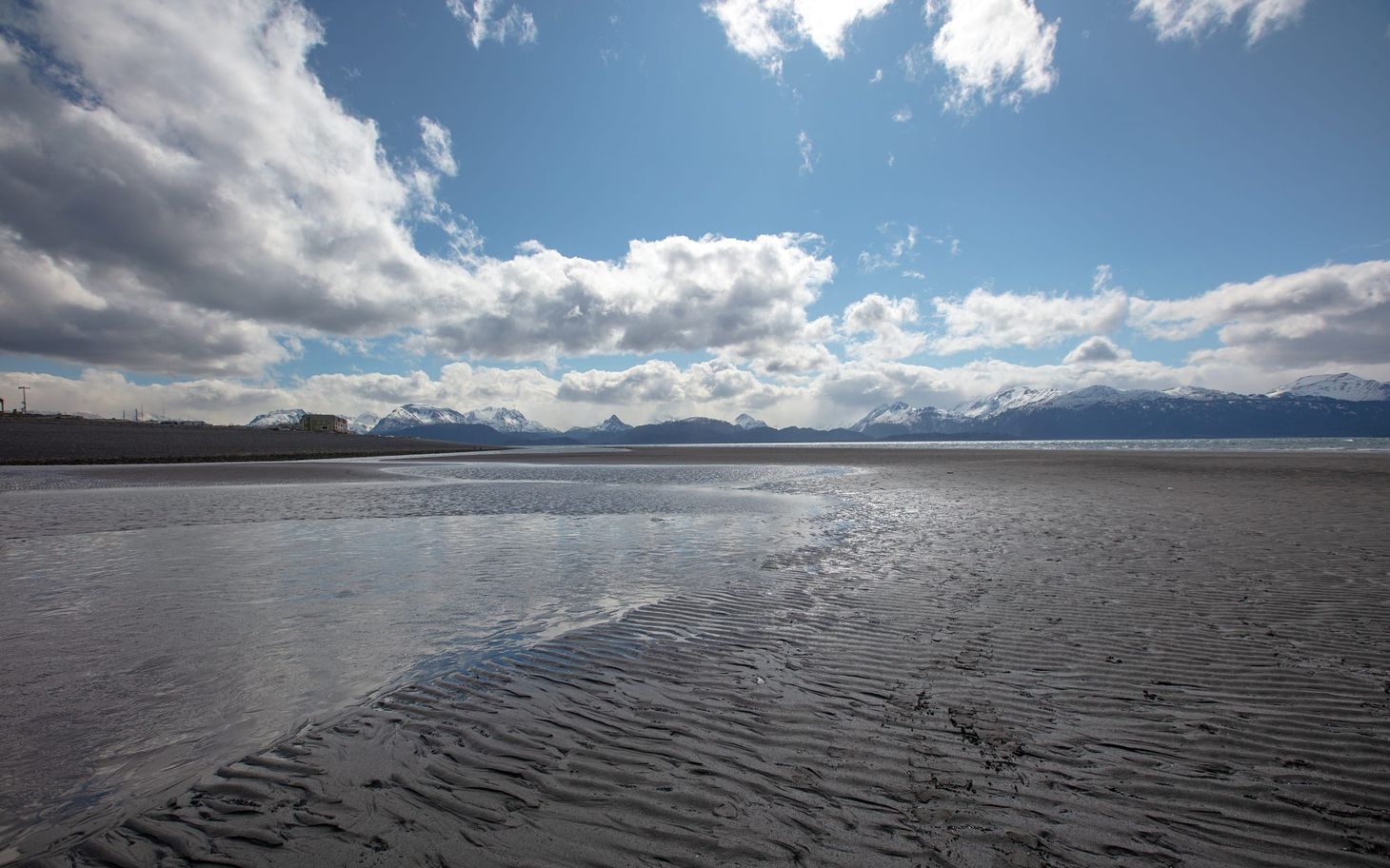 For the moderates in Alaska's races, good policy trumps party