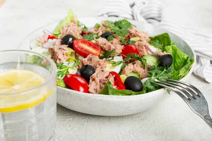 The 5-Minute Mediterranean Tuna Salad: No Mayo, Max Fiber