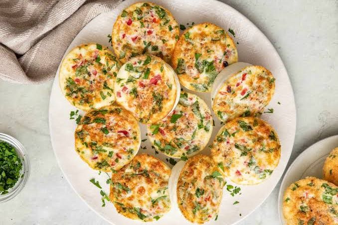 Baked Spinach & Red Pepper Egg White Bites: The Sous-Vide Style Starbucks Dupe