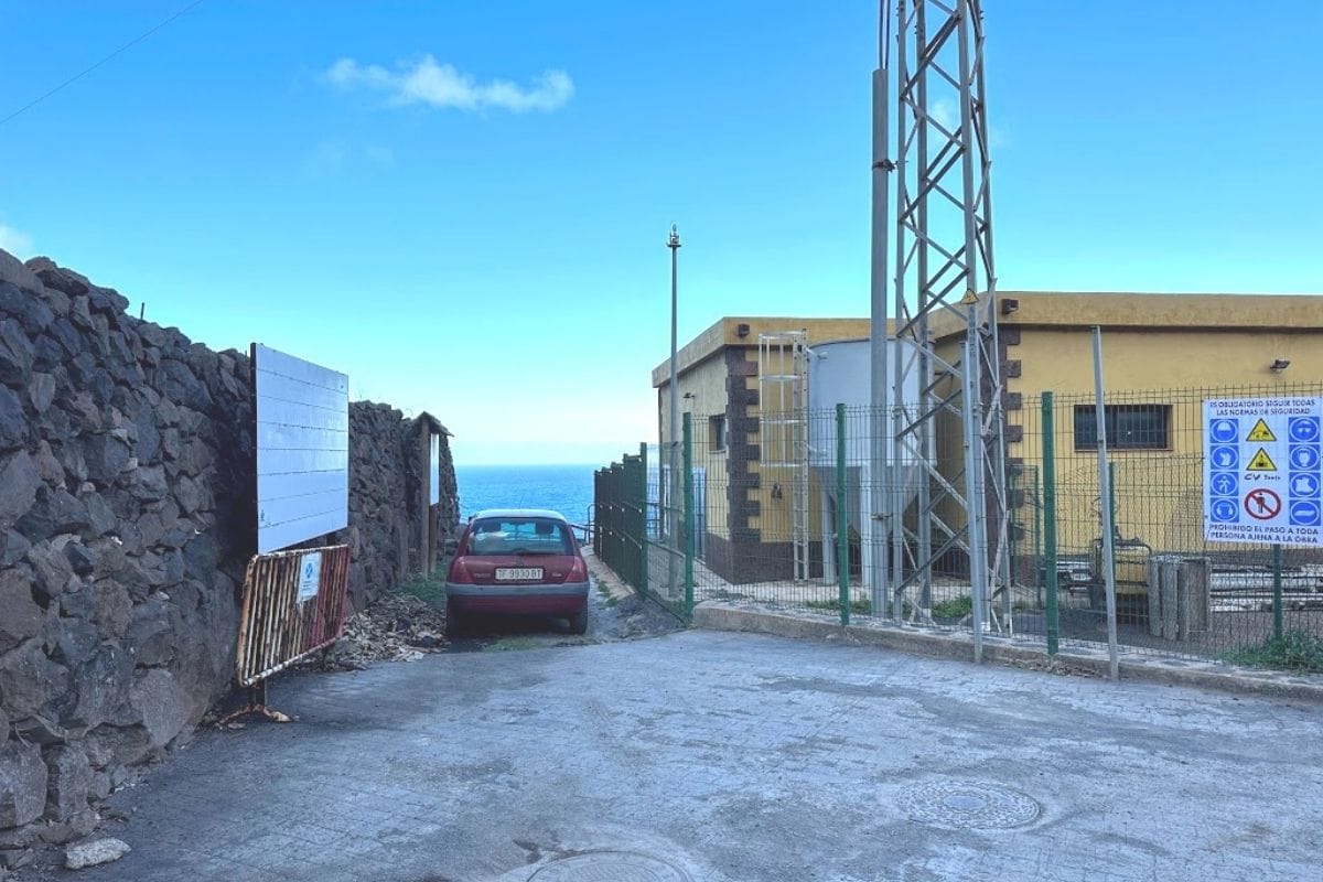 A Yellow Building And A Stone Wall Are The Start Of The Cliff Walk Hike To Pescante De Agulo La Gomera Canary Islands Spain