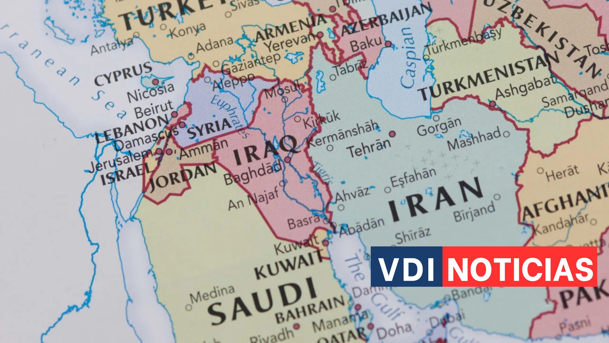 EL GOLFO DESPERTÓ: ARABIA SAUDITA ATACÓ IRÁN, LOS EMIRATOS BOMBARDEARON UNA REFINERÍA Y KUWAIT CAPTURÓ A LA GUARDIA REVOLUCIONARIA — EL MAYOR REALINEAMIENTO ÁRABE EN DÉCADAS