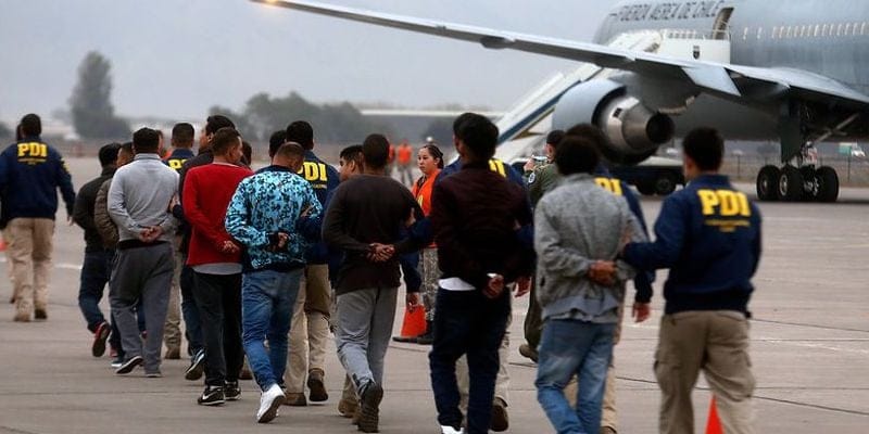 ESTADO DE DERECHO Y ORDEN MIGRATORIO: EL GOBIERNO DE KAST ACELERA LAS EXPULSIONES MASIVAS Y DEJA EN EVIDENCIA LA COMPLICIDAD ANTERIOR